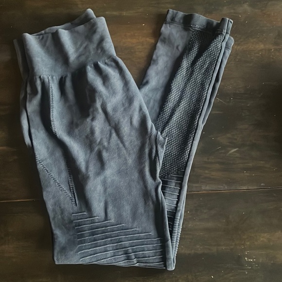 YELETE Black Leggings - Picture 1 of 5